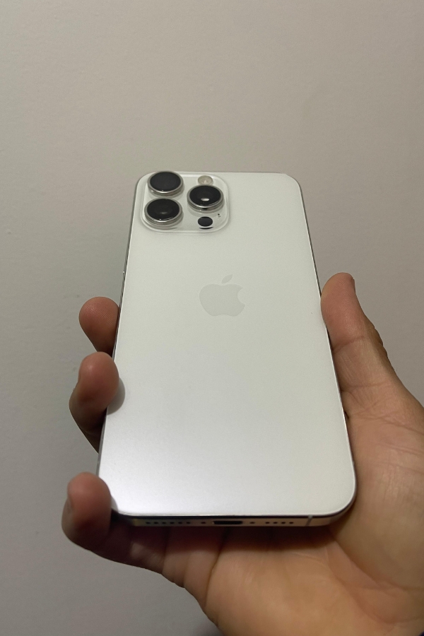 iPhone 15 Pro Max vista principal